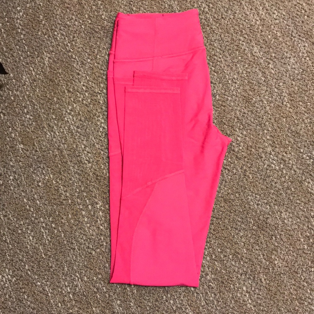 Victoria’s sport leggings